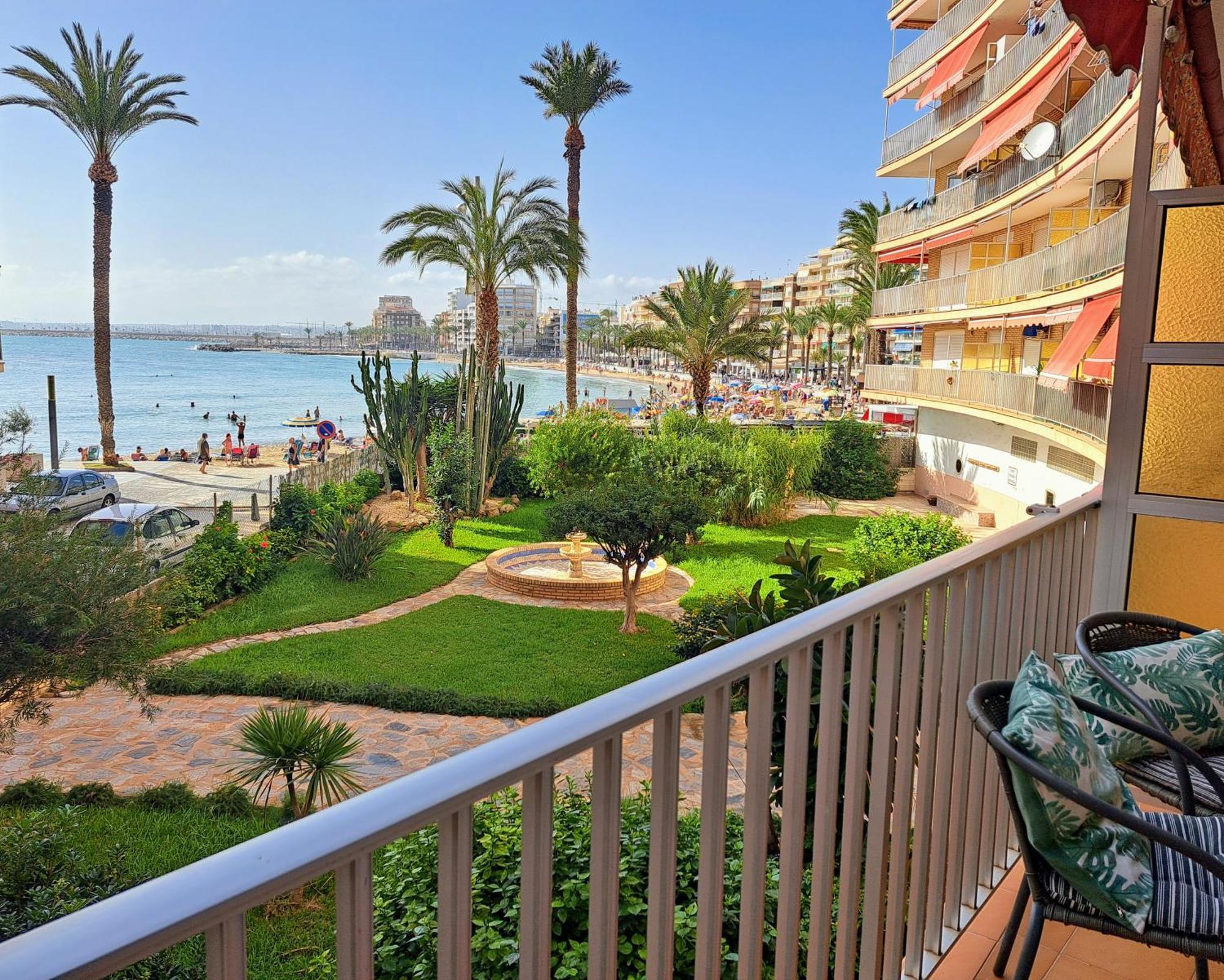 Garden Beach Apartment Torrevieja Dış mekan fotoğraf